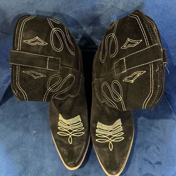 Nine West Jannr Western Booties. Black. Size 9 - Picture 9 of 10